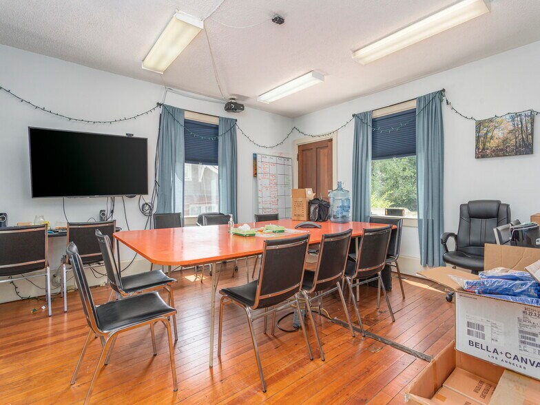 More Photos Of 93 Church St, Asheville Office For Lease