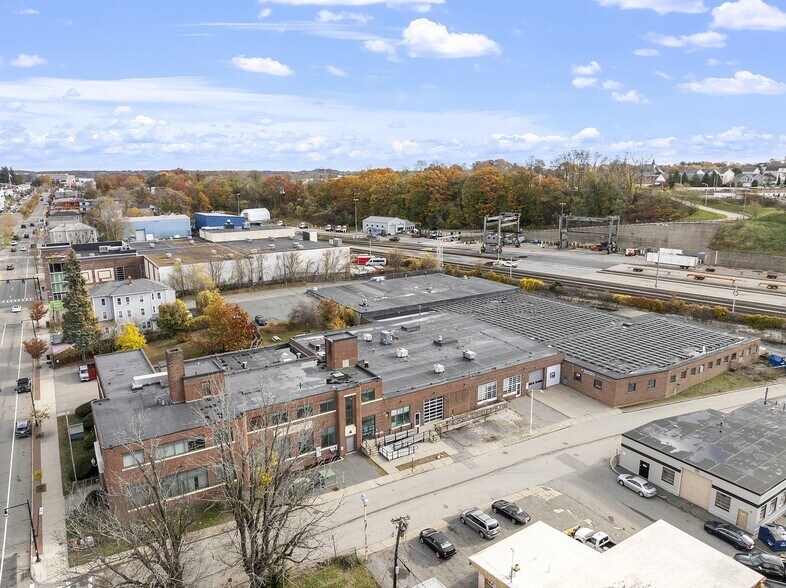 More Photos Of 333 Shrewsbury St, Worcester Warehouse For Lease