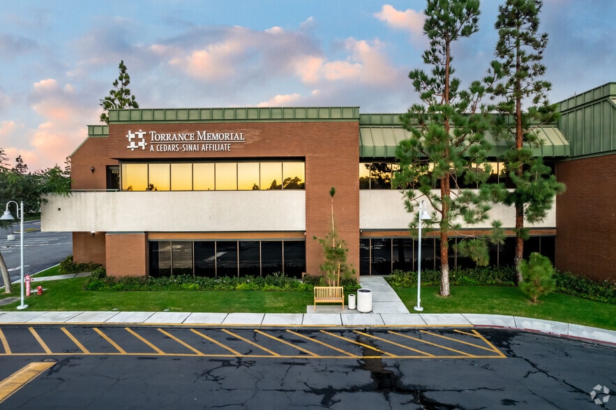 More Photos Of 3701 Skypark Dr, Torrance Medical For Lease