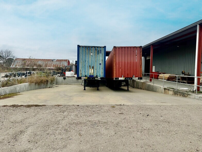 More Photos Of 9201B Tavenor Ln, Houston Warehouse For Lease