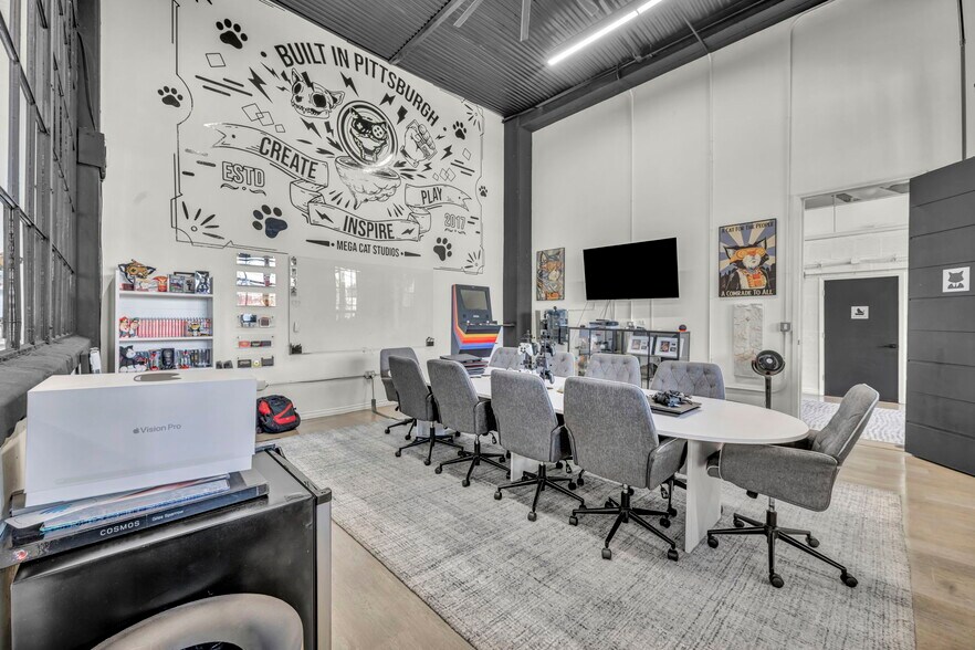 More Photos Of 3559 Bigelow Blvd, Pittsburgh Service For Sale