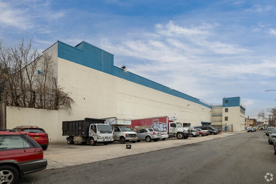 More Photos Of 20-20 129th St, College Point Warehouse For Lease