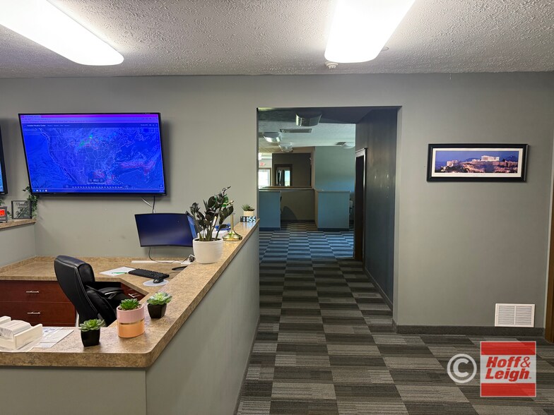 More Photos Of 1680 Industrial Pky, Brunswick Office For Sale