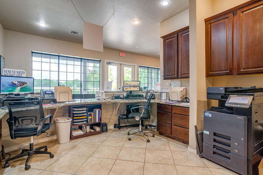 More Photos Of 1318 John Jones Dr, Burleson Office For Sale