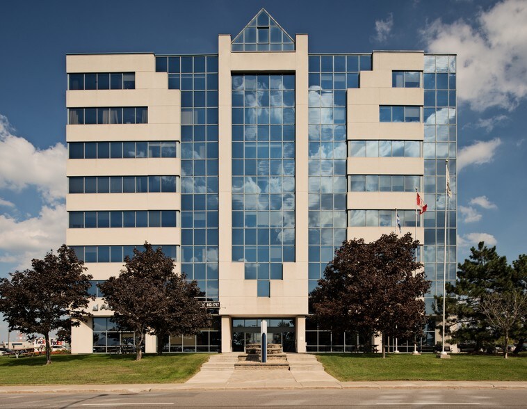 More Photos Of 101 Boul Roland-Therrien, Longueuil Office For Lease