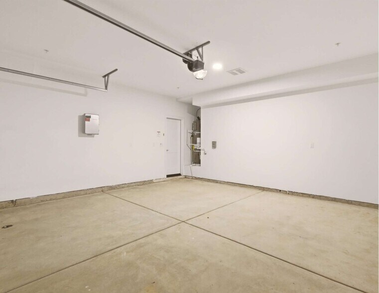 More Photos Of 5824 Persepolis Ct, Riverside Multifamily For Sale
