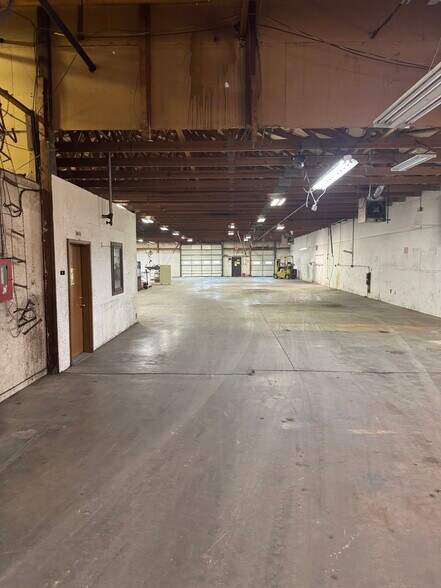More Photos Of 2452 Lincolnway E, Goshen Warehouse For Sale