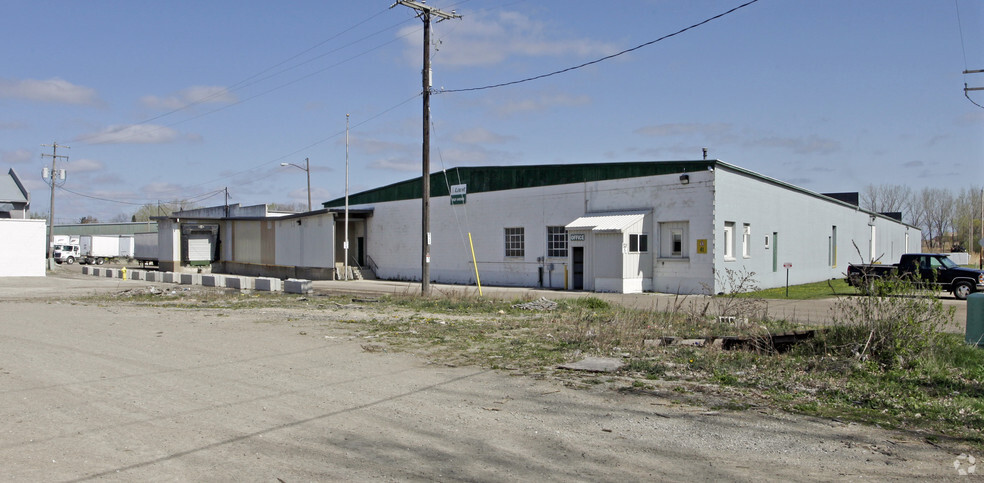 Primary Photo Of 1266 Velp Ave, Green Bay Warehouse For Lease