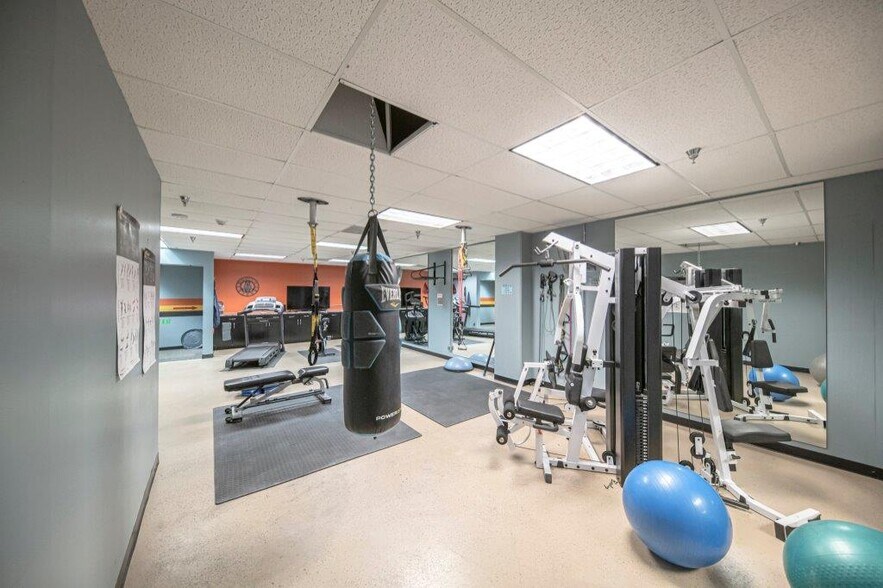 More Photos Of 125 W Missouri Ave, Midland Office For Lease