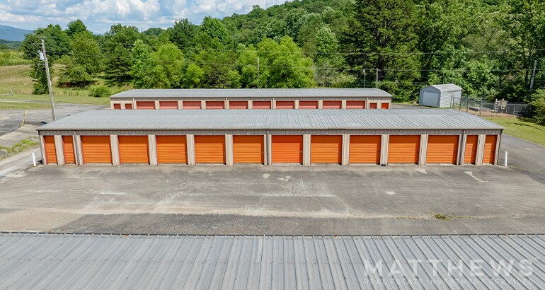 More Photos Of 38 Creekside Cir, Hayesville Self Storage For Sale