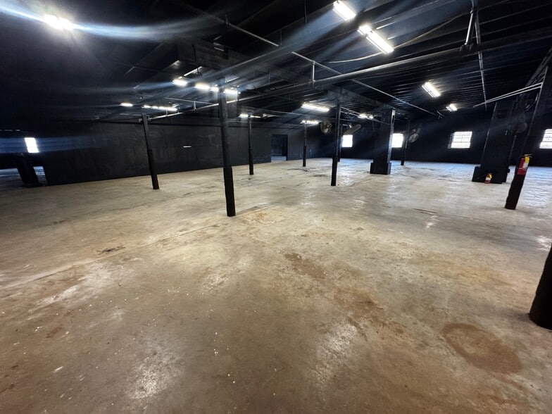 More Photos Of 400-404 Dixie Ln, North Little Rock Warehouse For Sale