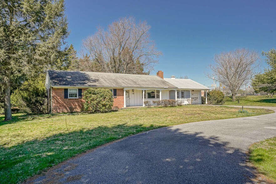 More Photos Of 73 Berlin Cross Keys Rd, Williamstown Specialty For Sale