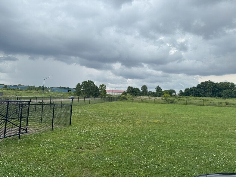 More Photos Of 2851 Business Pl SE, Massillon Self Storage For Sale