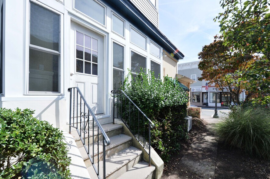 More Photos Of 45-47 E Main St, Ramsey Office Residential For Lease