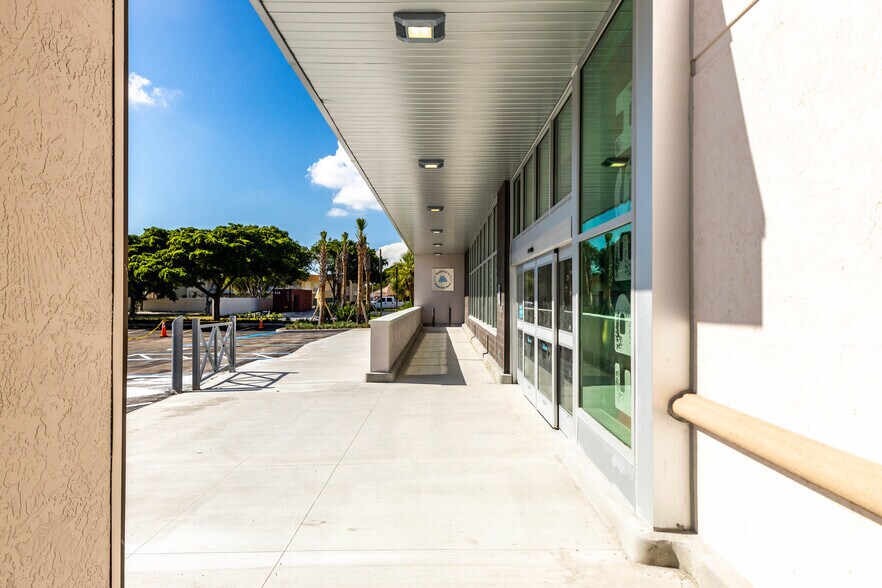 More Photos Of 4901 N Federal Hwy, Boca Raton Storefront For Lease