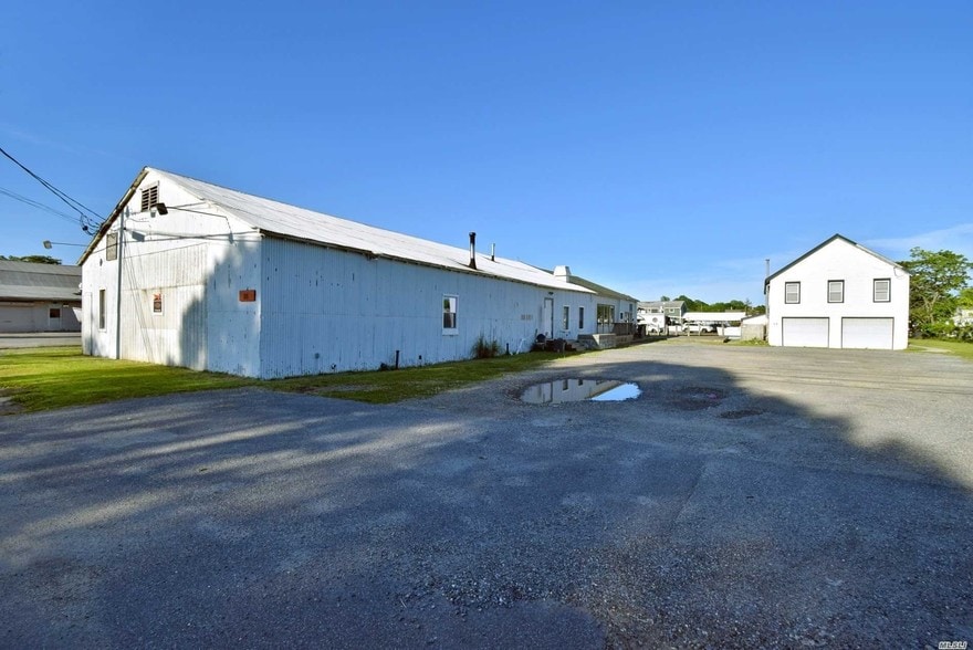 Primary Photo Of 25 Degnon Blvd, Bay Shore Manufacturing For Lease