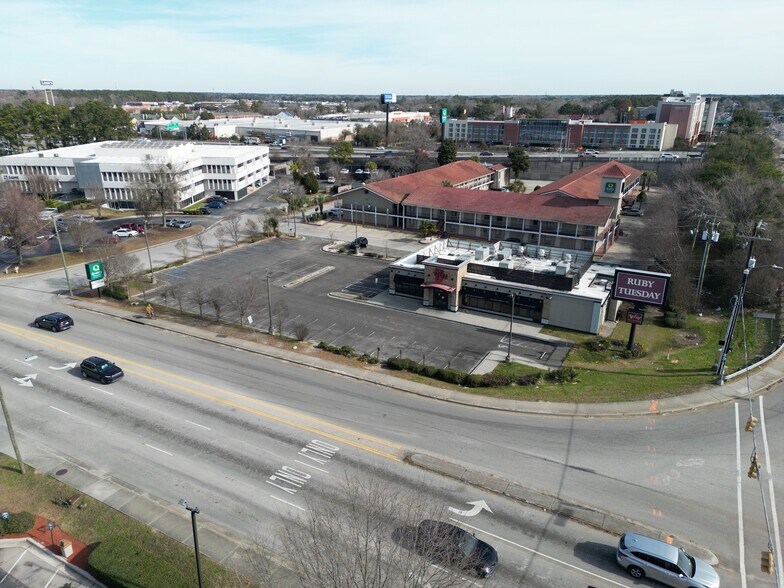 More Photos Of 7400 Northside Dr, North Charleston Restaurant For Sale