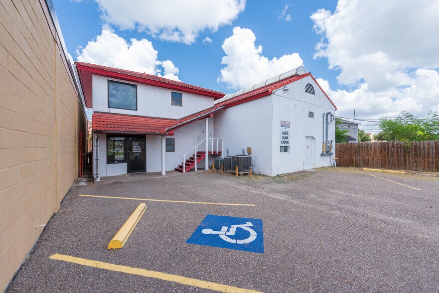 More Photos Of 312 E 2nd St, Alice Healthcare For Sale