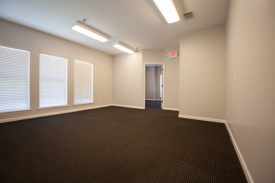 More Photos Of 3326 Aspen Grove Dr, Franklin Medical For Lease