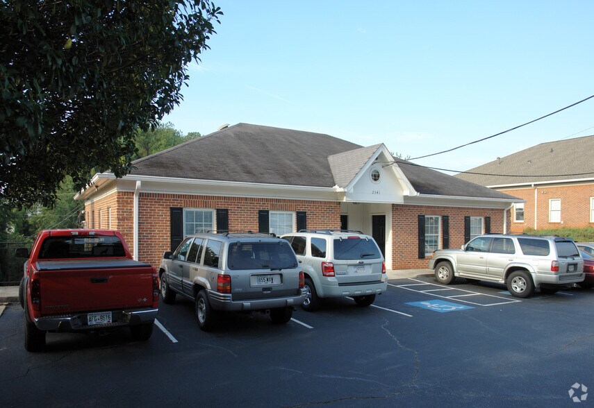 More Photos Of 2341 Lawrenceville Hwy, Decatur Medical For Lease