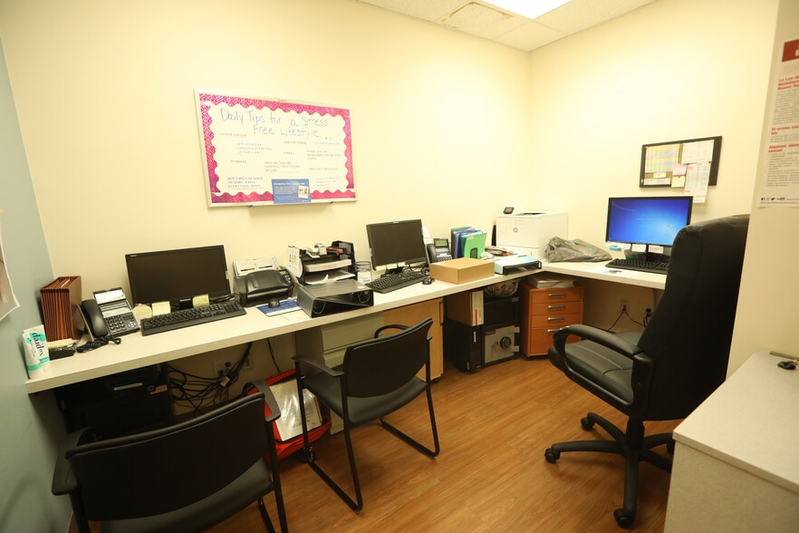 More Photos Of 211-20 Union Tpke, Oakland Gardens Medical For Sale
