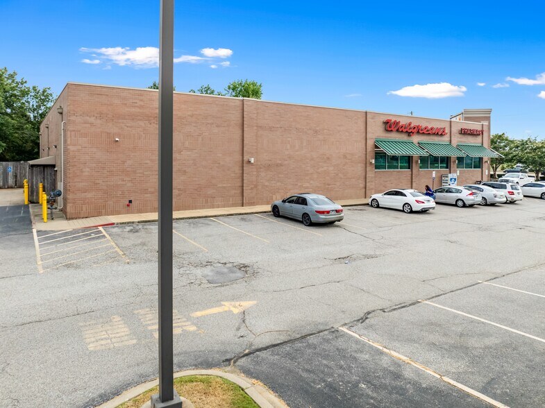 More Photos Of 8035 E Shelby Dr, Memphis Drugstore For Sale