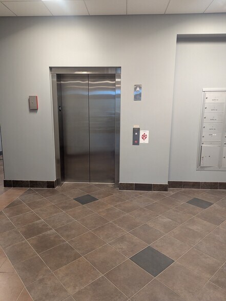 More Photos Of 3900 McCarty Ln, Lafayette Office For Sale