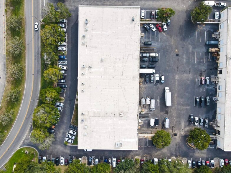 More Photos Of 6753 Kingspointe Pky, Orlando Warehouse For Sale