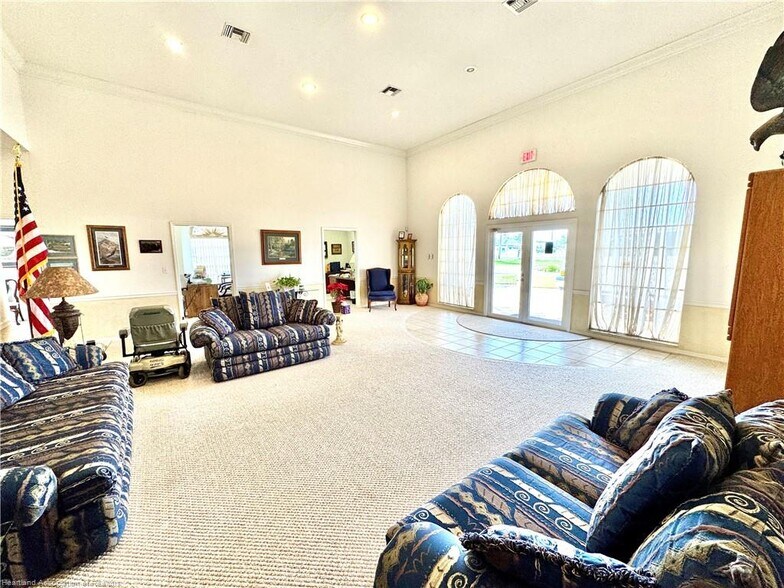 More Photos Of 2605 Bayview St, Sebring General Retail For Sale