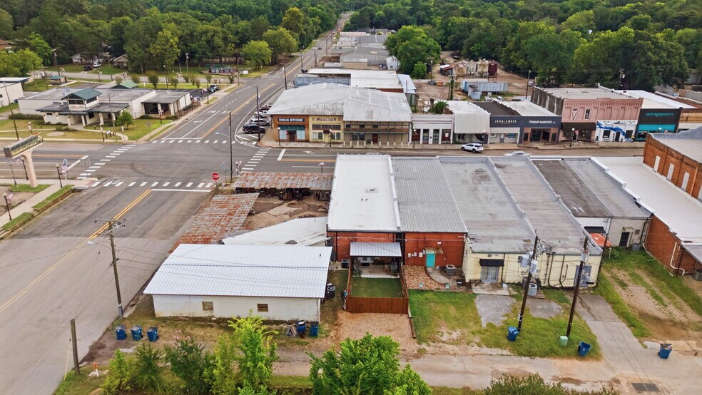 More Photos Of 103 W Duval St, Troup Freestanding For Sale
