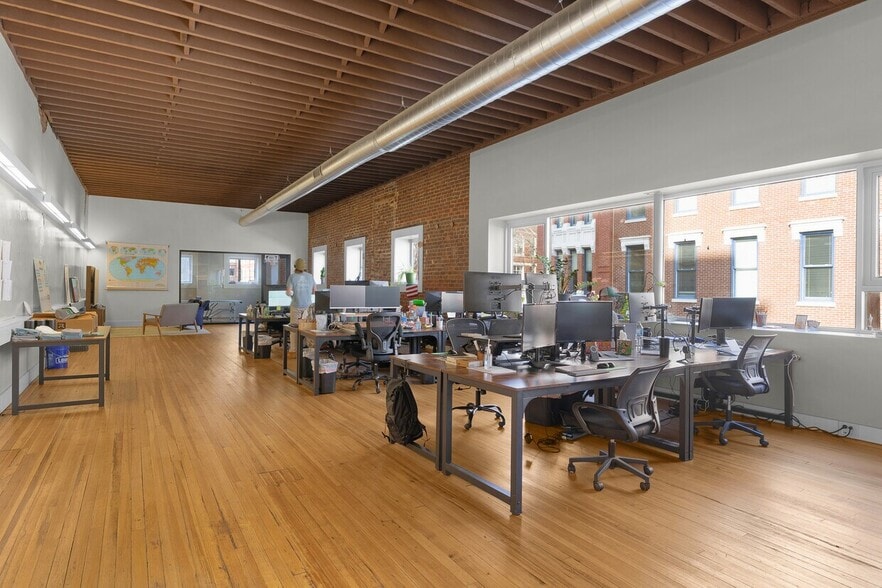More Photos Of 700 Market St, Chattanooga Office For Lease