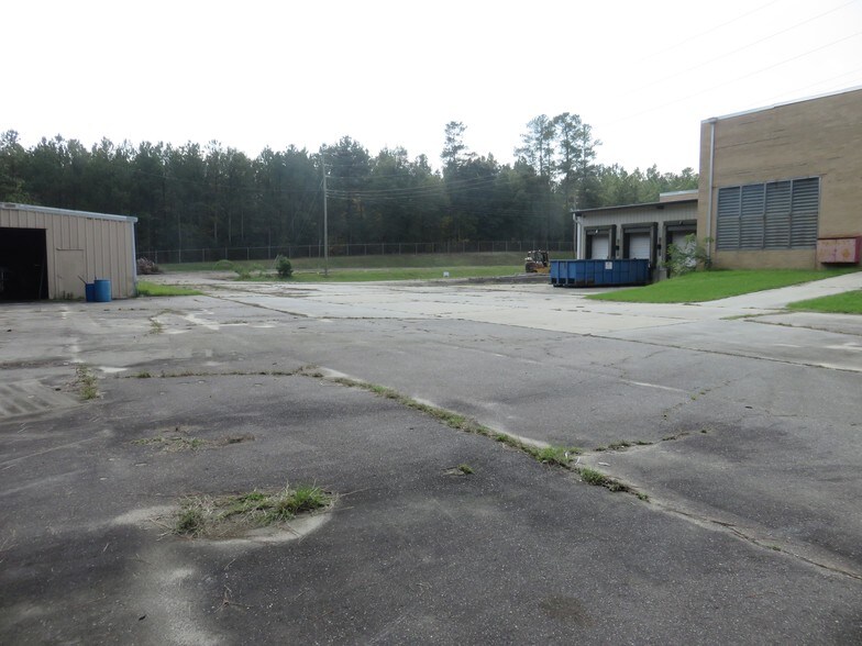 More Photos Of 2377 US Highway 52 S, Wadesboro Manufacturing For Lease