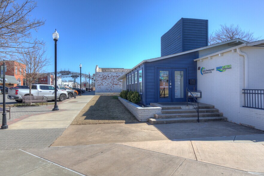 More Photos Of 12 W Dawes Ave, Bixby Office For Sale