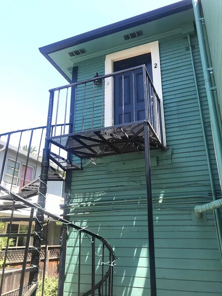 More Photos Of 2620 T St, Sacramento Storefront Retail Residential For Sale