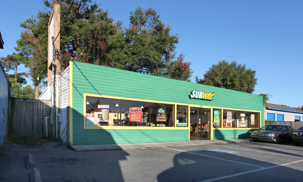 More Photos Of 1030 University Blvd N, Jacksonville Restaurant For Lease