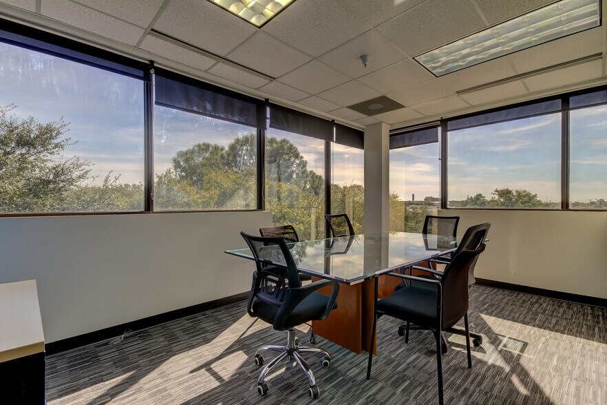 More Photos Of 12425 28th St N, Saint Petersburg Office For Lease