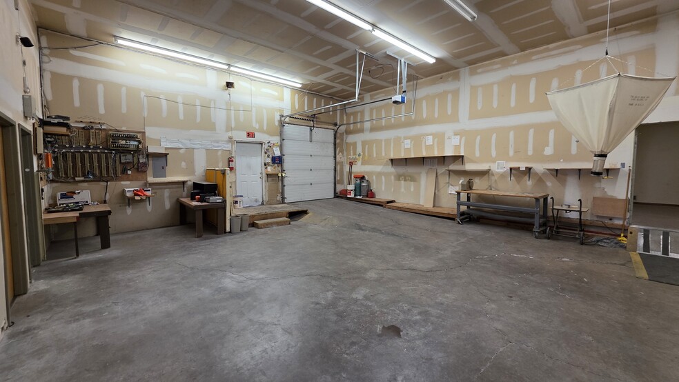 More Photos Of 250 Ruskin Dr, Colorado Springs Warehouse For Sale