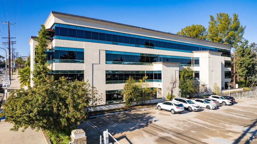 More Photos Of 20335 Ventura Blvd, Woodland Hills Office For Lease