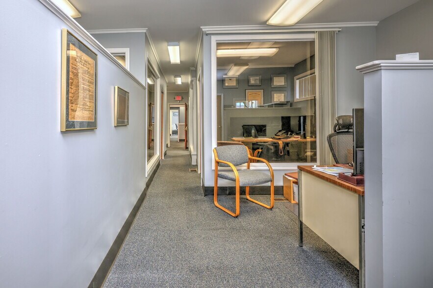 More Photos Of 1948 Chapel St, New Haven Office For Sale