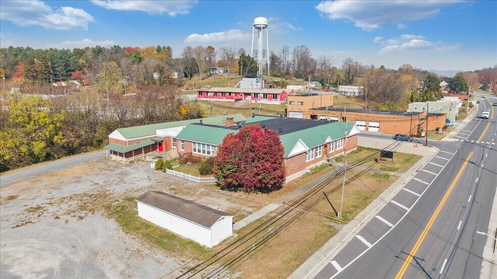 More Photos Of 5383 Lee Hwy, Troutville Freestanding For Sale