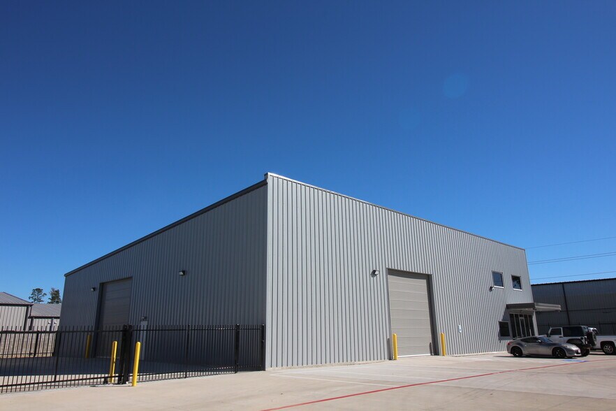 More Photos Of 6702 Theall Rd, Houston Unknown For Lease