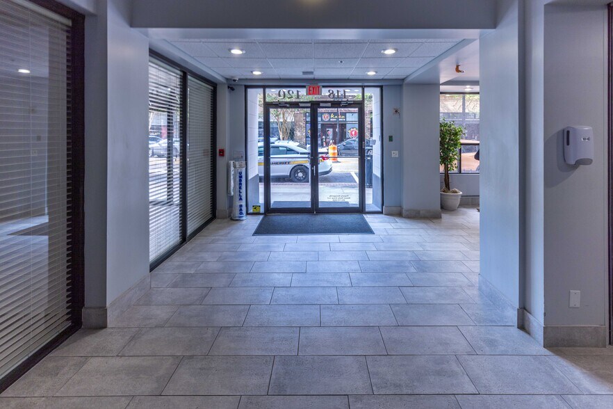 More Photos Of 118-120 W Adams St, Jacksonville Loft Creative Space For Lease