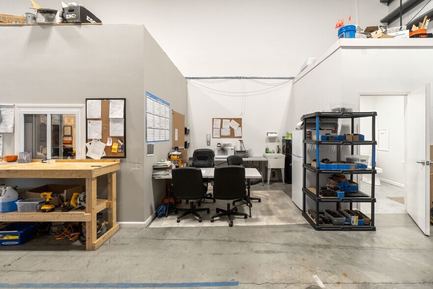 More Photos Of 2302 Turnpike St, North Andover General Retail For Sale