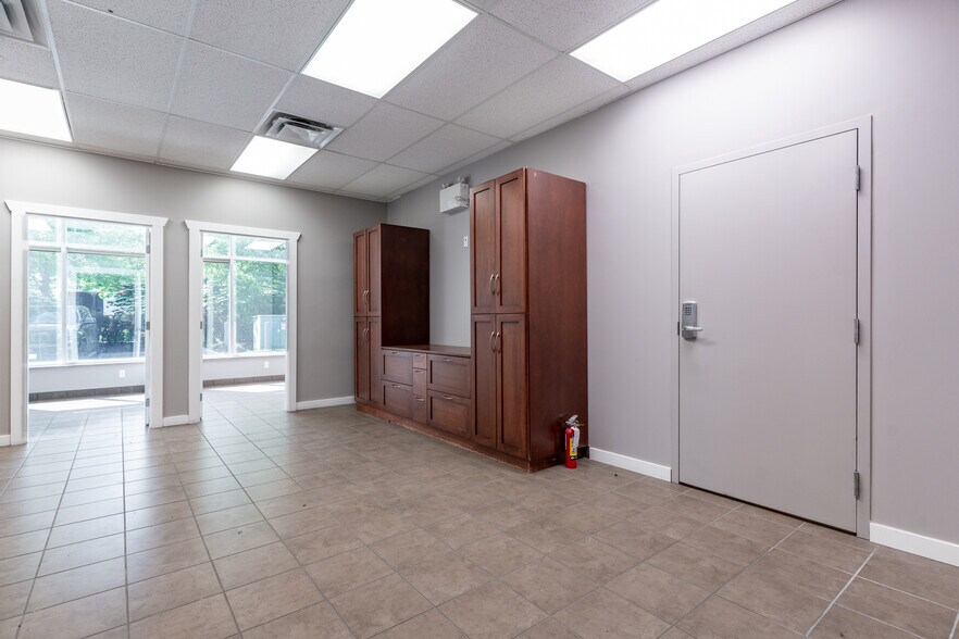 More Photos Of 5536 275 St, Langley Twp Warehouse For Lease