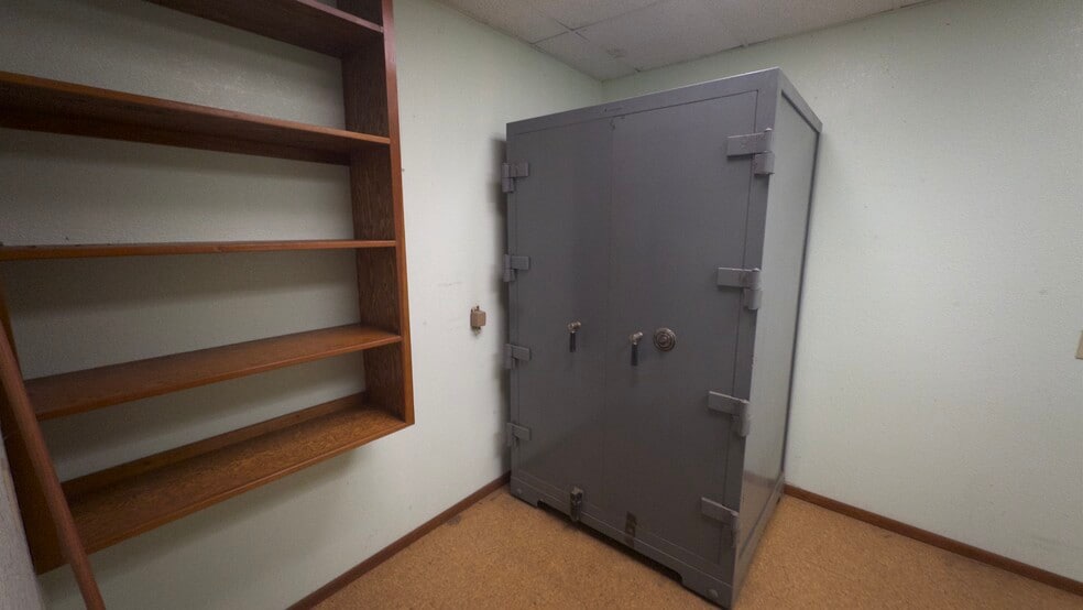 More Photos Of 500 Alakawa St, Honolulu Warehouse For Lease