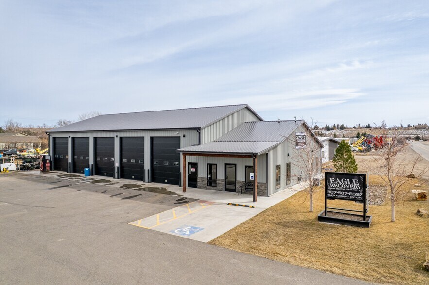 More Photos Of 528 Blackburn St, Cody Auto Repair For Sale