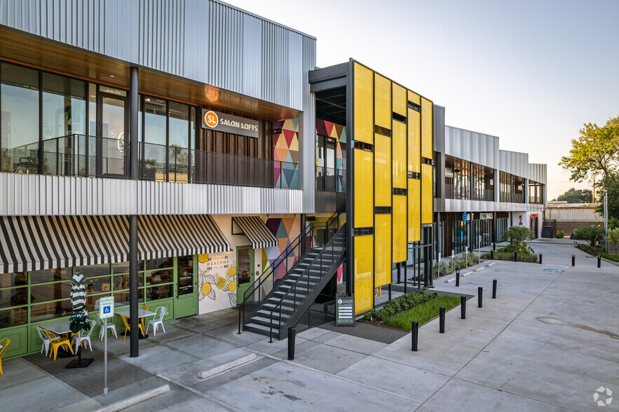 More Photos Of 1533 N Shepherd Dr, Houston General Retail For Lease