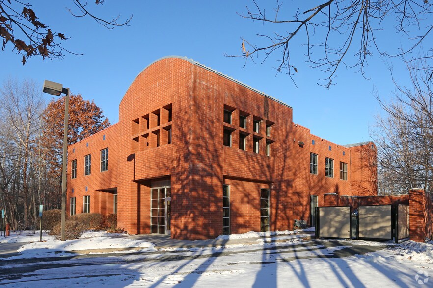 More Photos Of 6200 Baker Rd, Eden Prairie Office For Lease