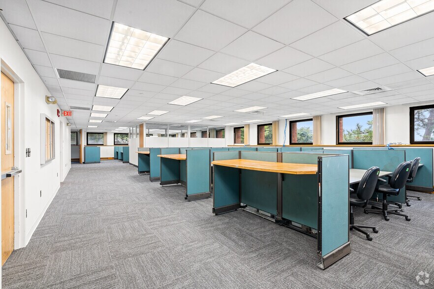 More Photos Of 500 Bic Dr, Milford Warehouse For Lease