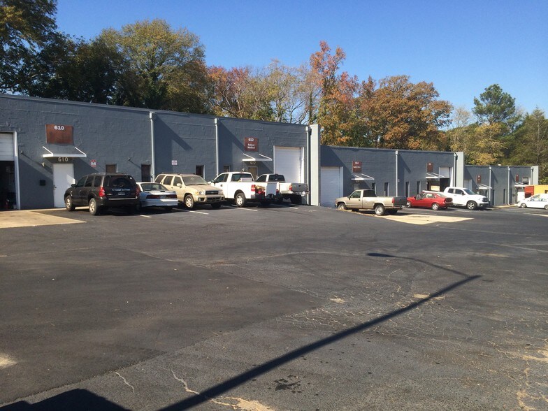 More Photos Of 624-640 Valleybrook Rd, Scottdale Unknown For Lease